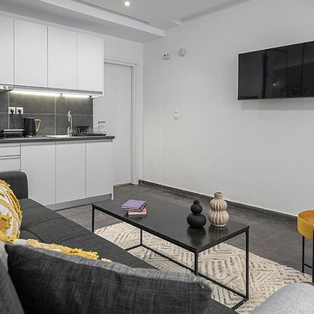 Phaedrus Living: City Center Luxury Flat Loukianou Атина Екстериор снимка