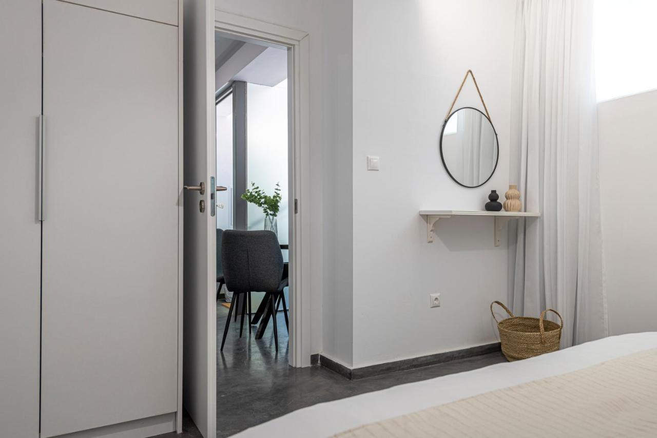Phaedrus Living: City Center Luxury Flat Loukianou Атина Екстериор снимка
