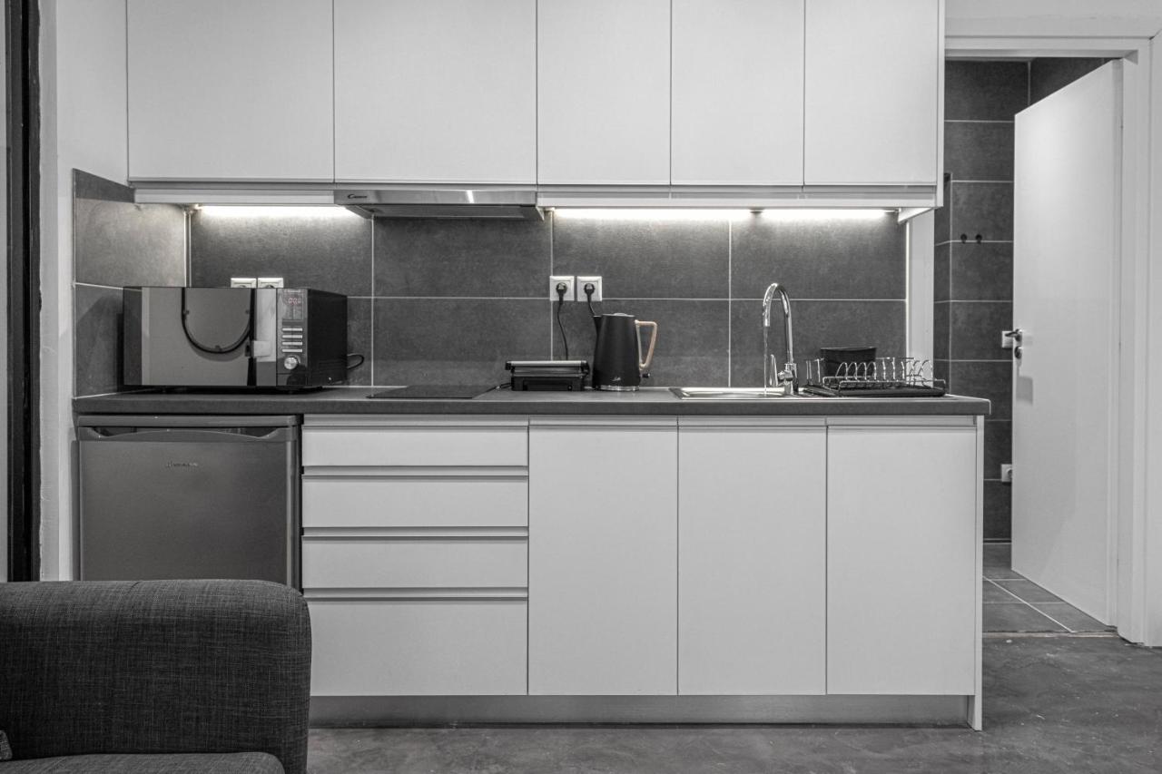 Phaedrus Living: City Center Luxury Flat Loukianou Атина Екстериор снимка